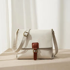 Kleine Umhängetasche für Damen aus Kunstleder in Beige – elegante Tasche